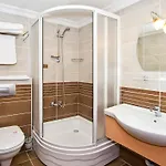 Hotell Kupeli 3*