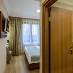 Hotell Kupeli 3*