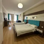 Hotell Kupeli 3*