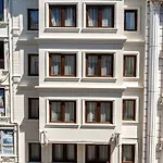 Kupeli Hotell 3*