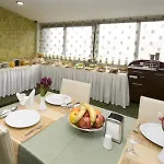 Hotell Kupeli