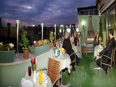 Hotell Kupeli 3*