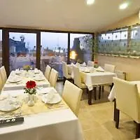 Hotell Kupeli 3*